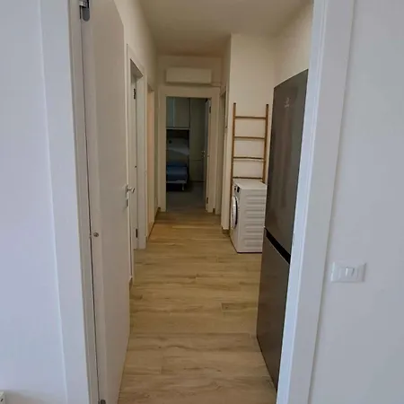 In 24425 アパート ビビオーネ